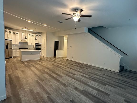 4th image of 1211 Beaconsfield Ln APT 608