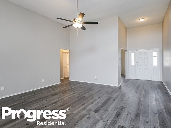 3rd image of 153 Waterford Oaks Dr