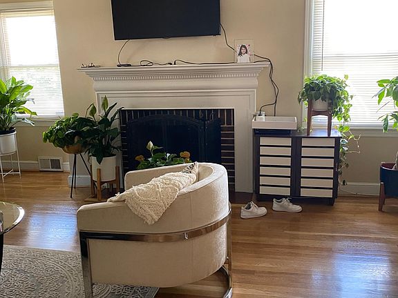 Living Room has a fire place