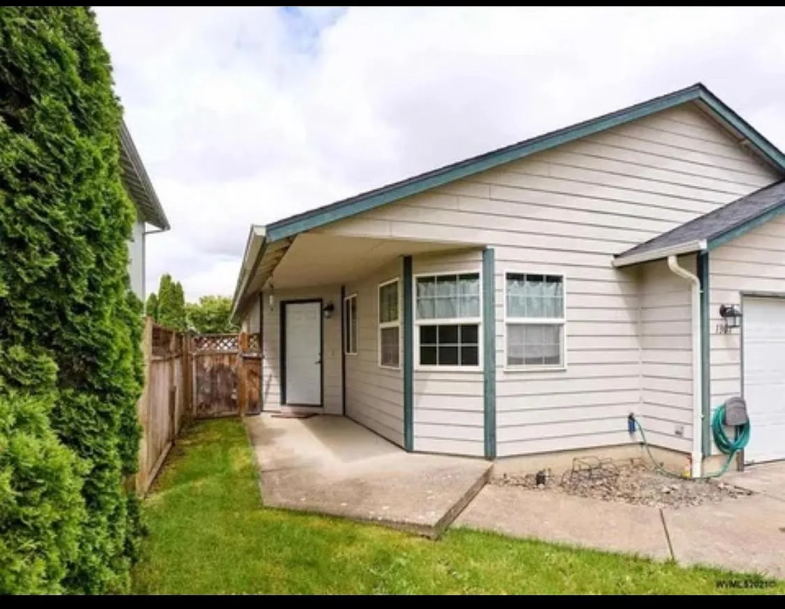 3 bed, 1101 sqft, $2,500 — Photo 1