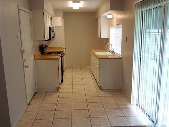 3rd image of 1219 Mars St