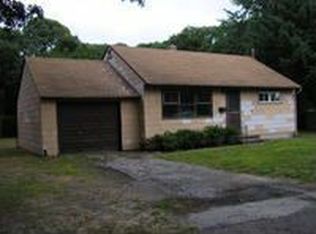196 Stanley Dr, Centereach, NY 11720