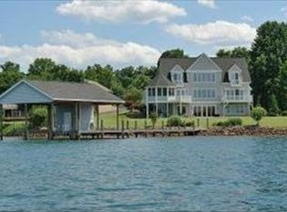 132 Lands End Rd, Penhook, VA 24137