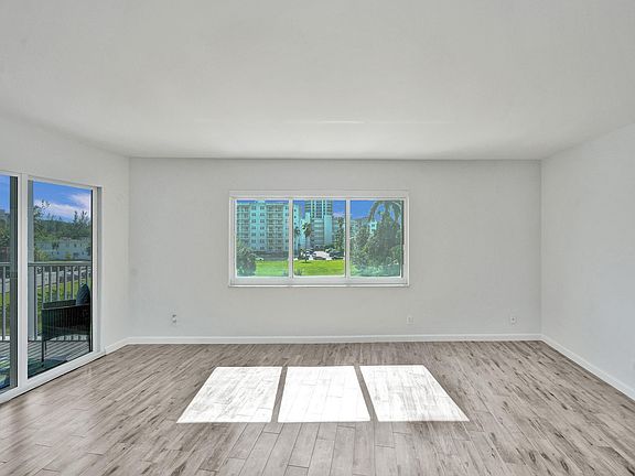 2nd image of 720 Bayshore Drive #302