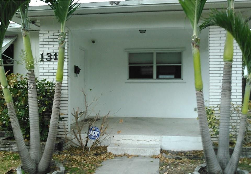 1st image of 1314 S 17th Ave #1314