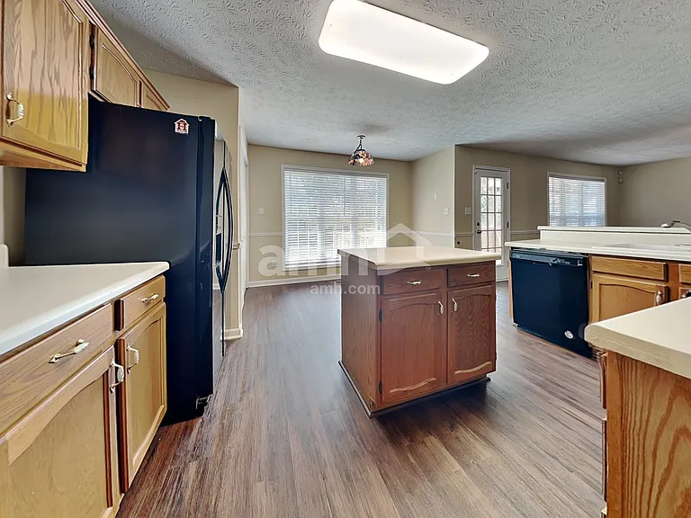 7633 Callow Cove Ln — Photo 3