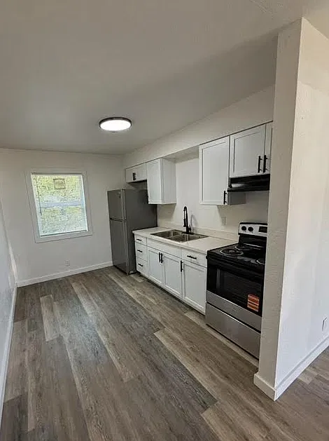 Kansas Apartments — Photo 2