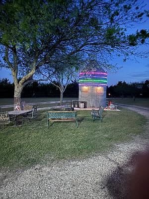 3rd image of 4880 Whitehead Rd