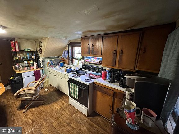 2nd image of 212 Benton Rd