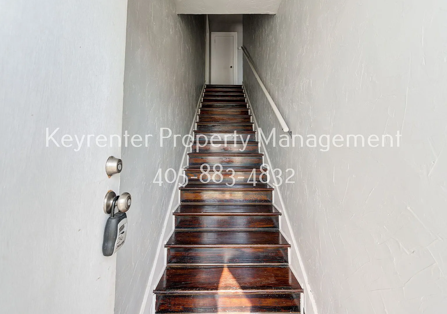 **Half Off First Full Months Rent** Charming 2-Bed, 1-Bath Upstairs Duplex Near the Paseo District — Photo 4