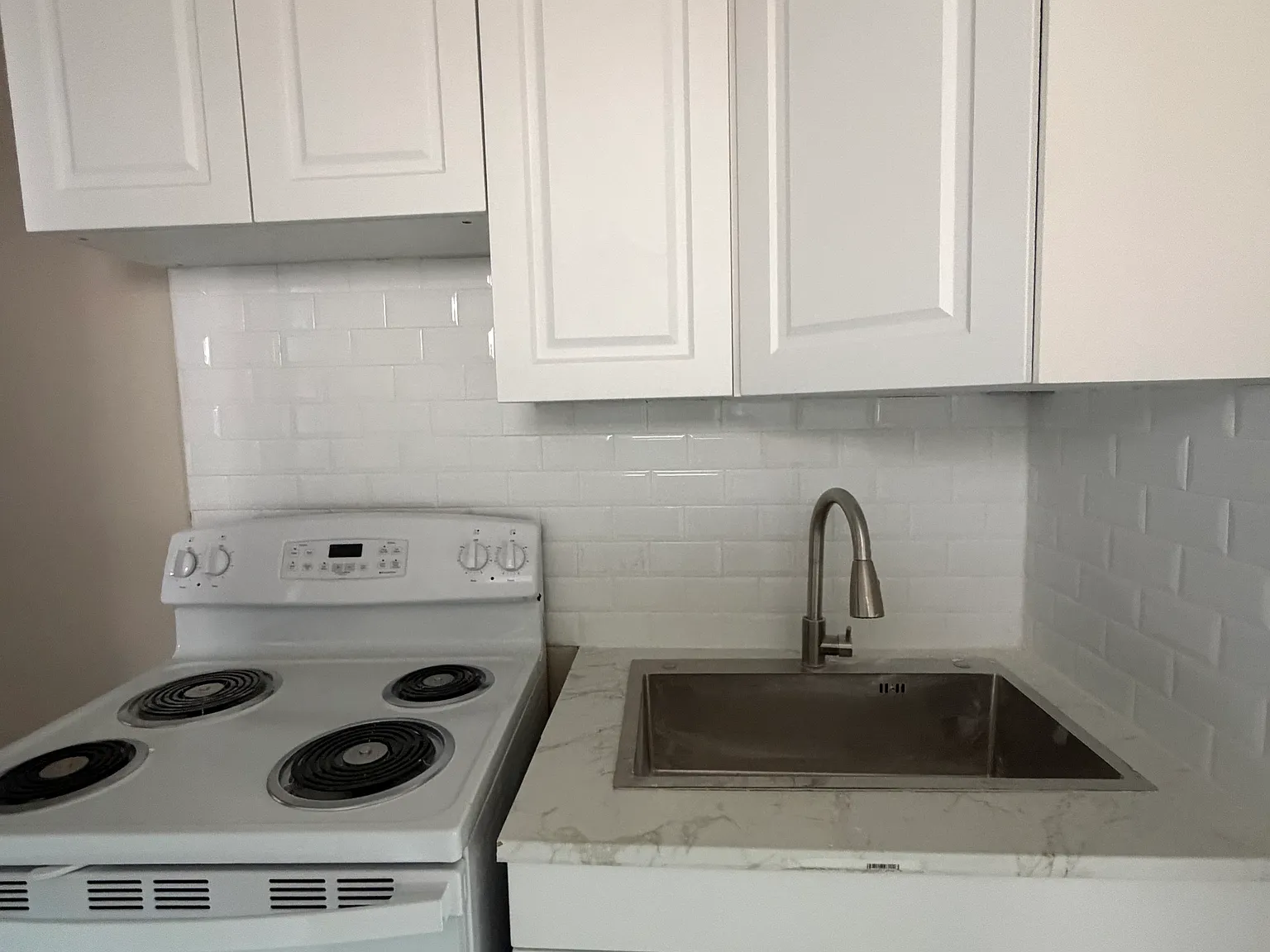 19 E Clapier St — Photo 3