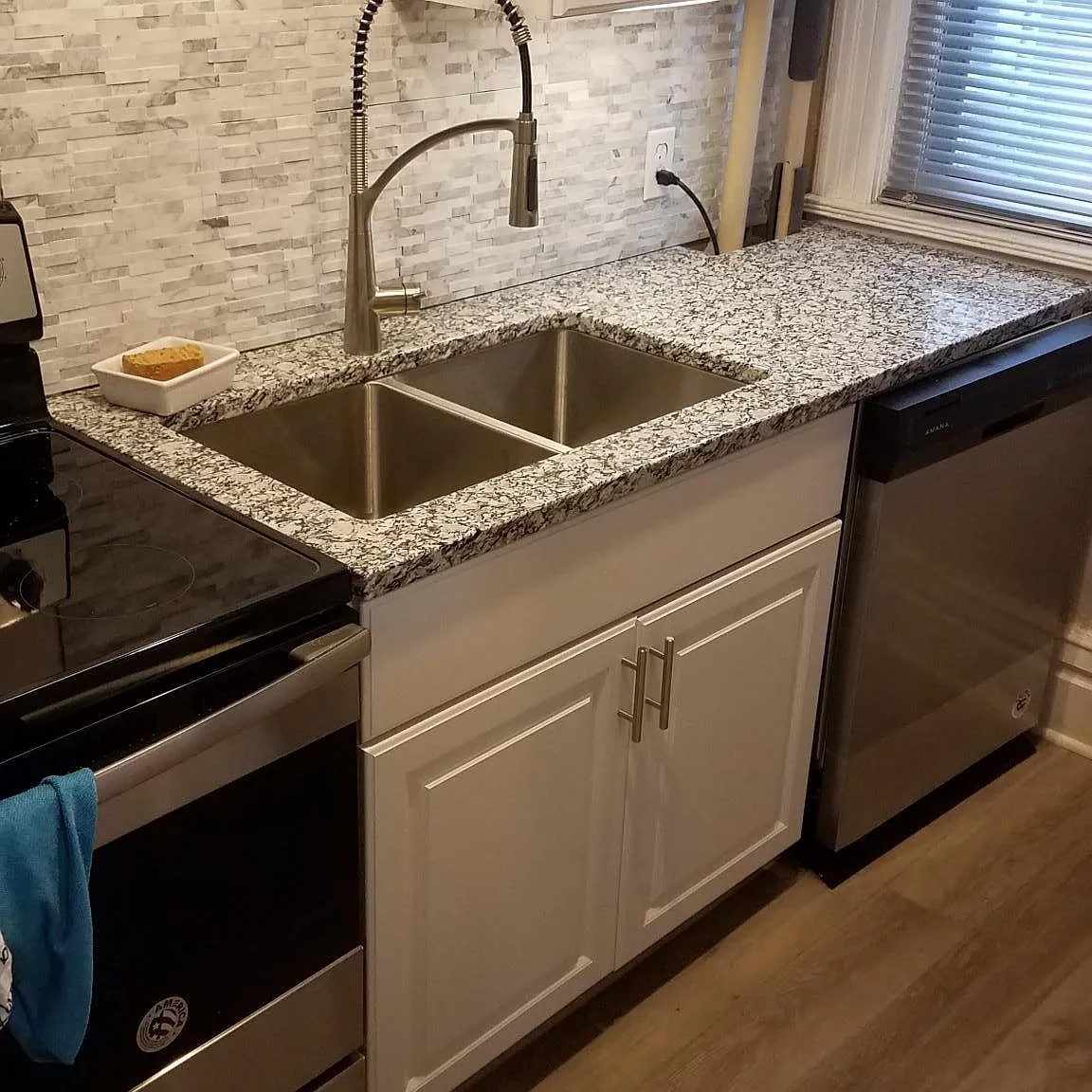 1 bed, 850 sqft, $1,299 — Photo 3