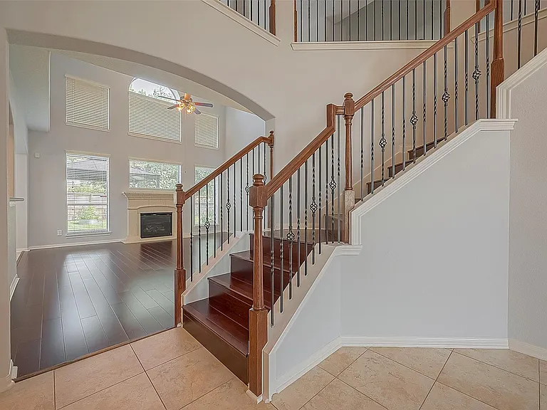 25907 Pebble Terrane Ln — Photo 8