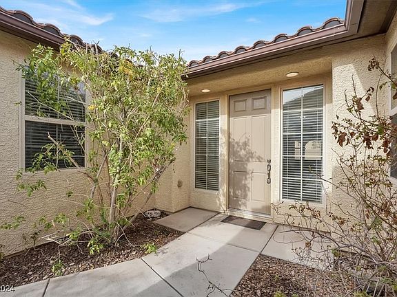 3rd image of 7738 Comanche Canyon Ave