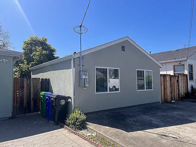 1 bed, 490 sqft, $2,100 — Photo 2