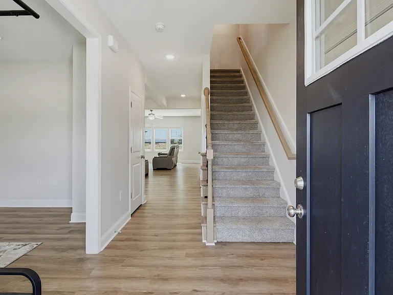 291 Burnside Dr — Photo 5