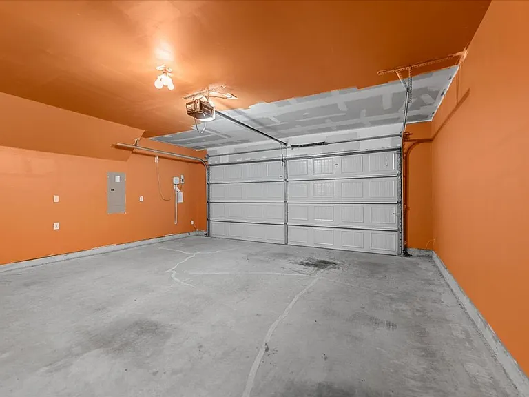 445 Grenada Lake Dr — Photo 33
