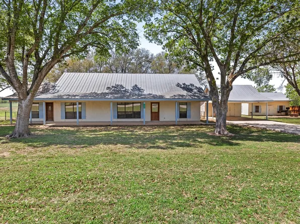 1345 Fm 471, Castroville, TX 78009