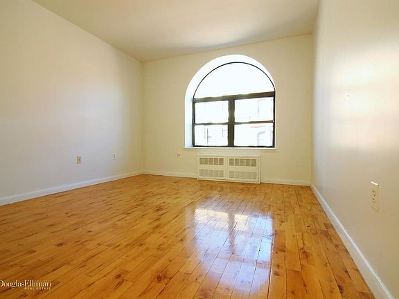 5th image of 212 W 111th St APT 5B
