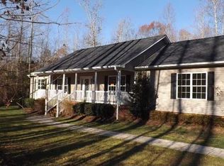 11341 Hills Ln, Amelia Court House, VA 23002