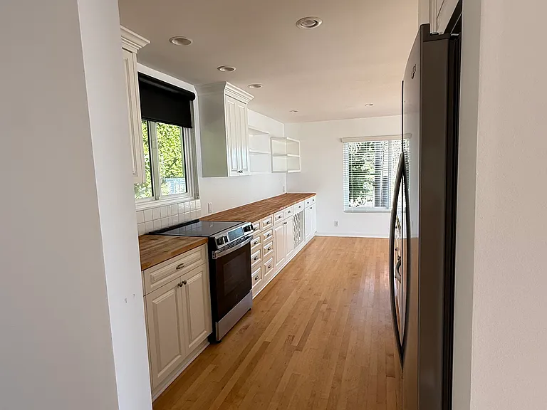 18139 Coastline Dr #4 — Photo 30
