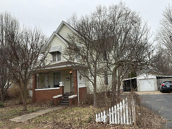 2nd image of 512 Clark St