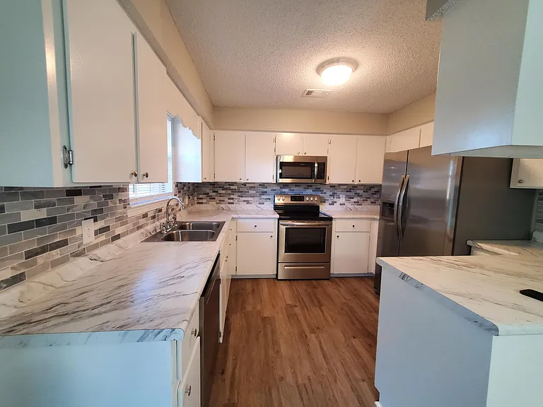 841 Ridgewood Way — Photo 5