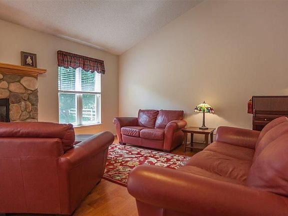 3rd image of 2298 Canyon Ct