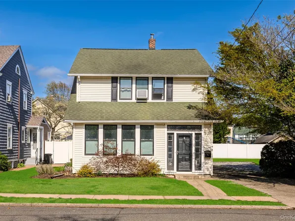 154 Elmwood Street, Westbury, NY 11590