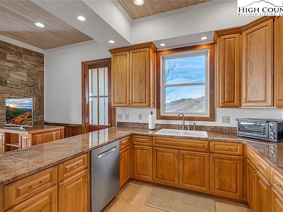 4th image of 933 Thunder Ridge Lane