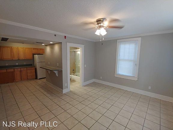 4th image of 139 Cottage Ave APT 10