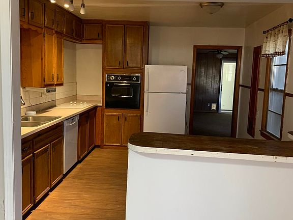 4th image of 3904 SE 16th Ave
