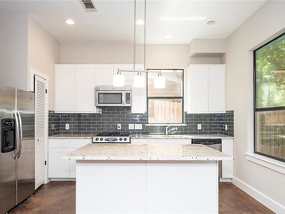 4th image of 3003 Lovell Dr #A