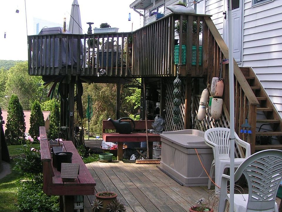 Upper Deck