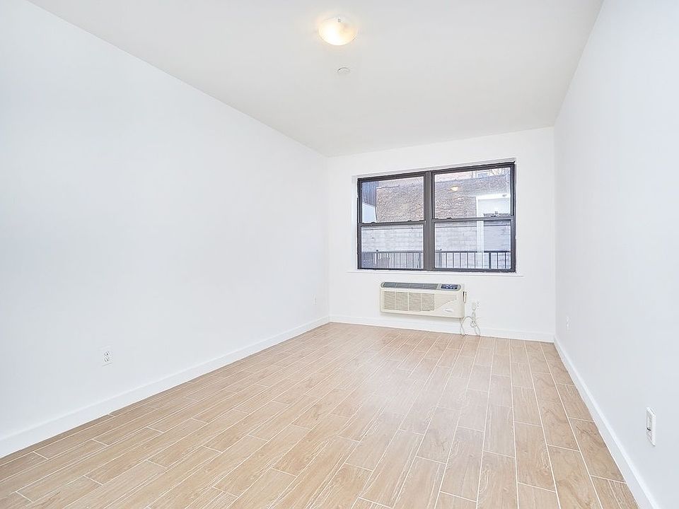 1st image of 417 Gates Ave APT 1R