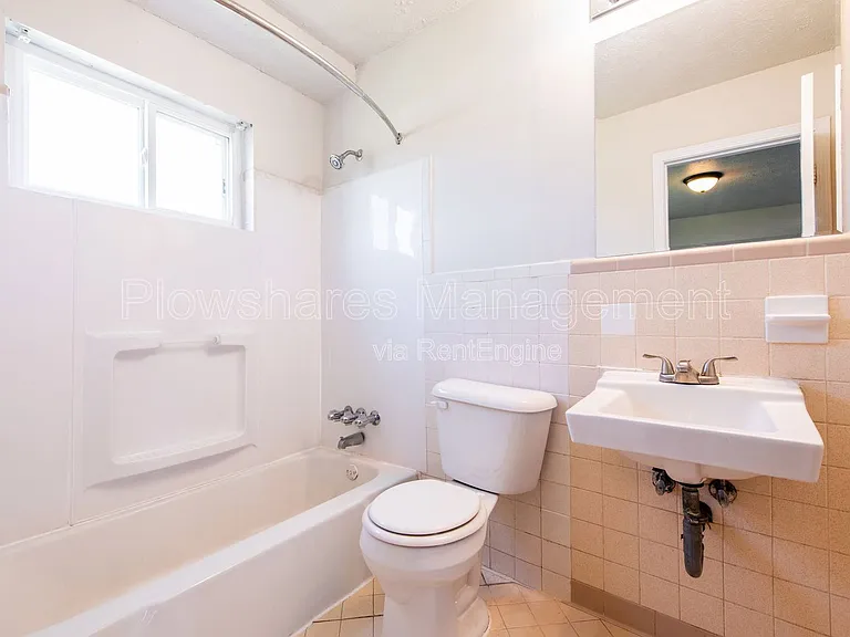 3205 Twin Oak Ln #8 — Photo 8