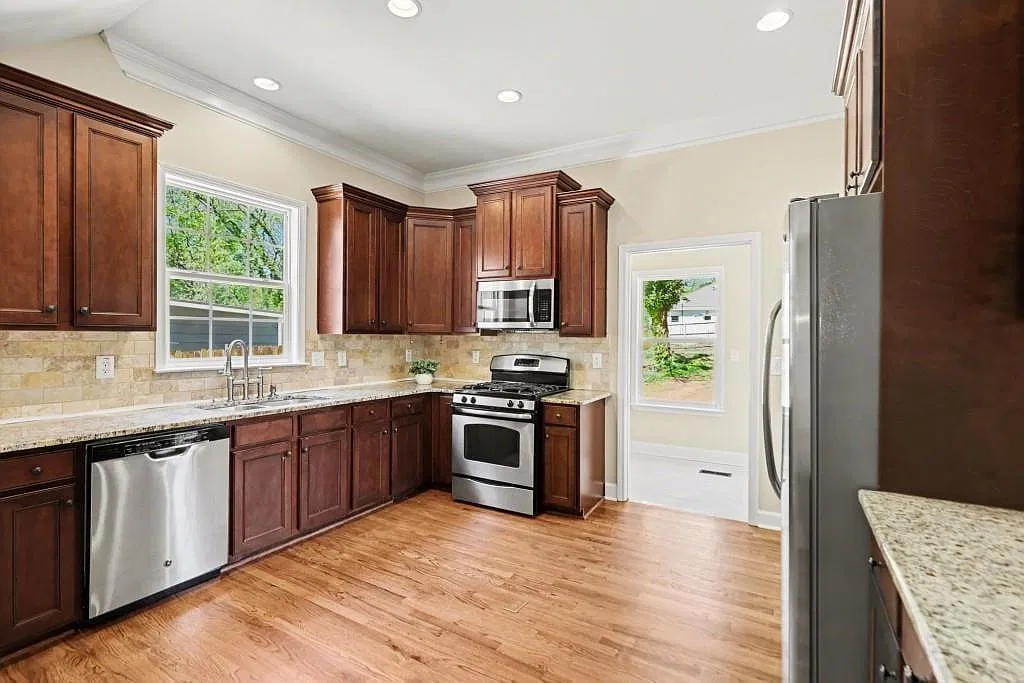 4 bed, 3.0 bath, 2146 sqft, $2,800 — Photo 3