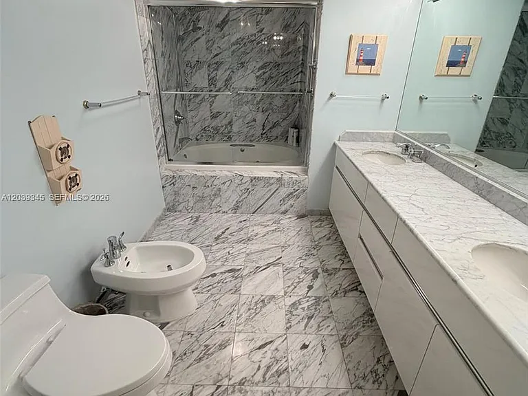 5757 Collins Ave #702 — Photo 40