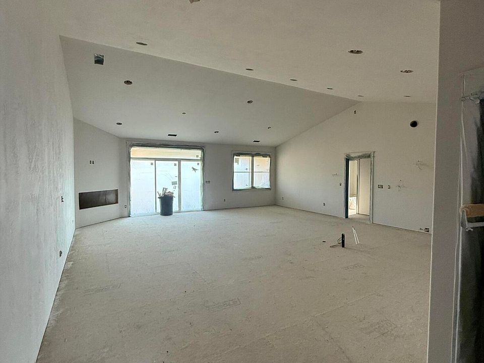 2nd image of 3366 Viewpoint Dr