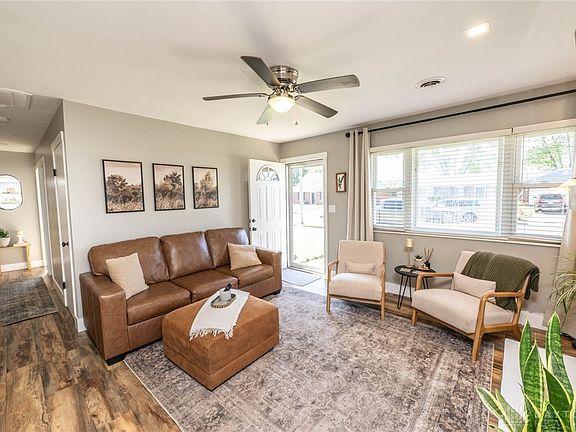 3rd image of 2407 Waterford Dr