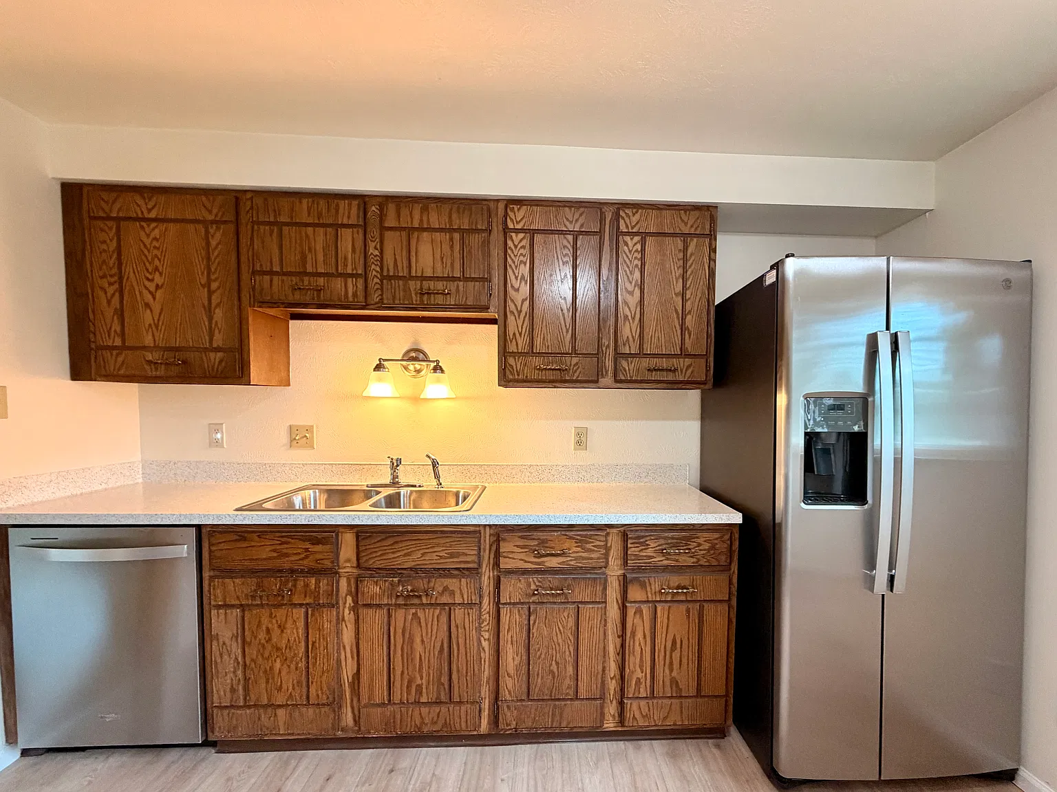 4 bed, 2.5 bath, 1892 sqft, $2,995 — Photo 4