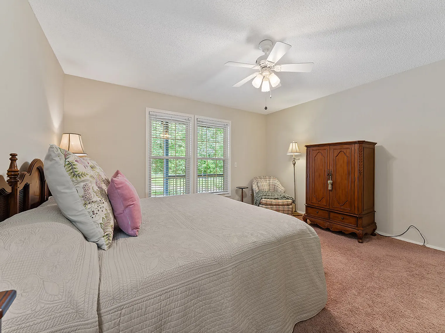 3 bed, 2.0 bath, $3,277 — Photo 3
