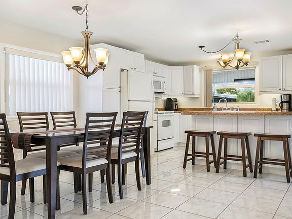 5th image of 5241 SW 23rd Avenue