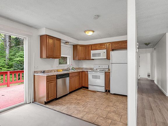 3rd image of 4 Brookfield Drive