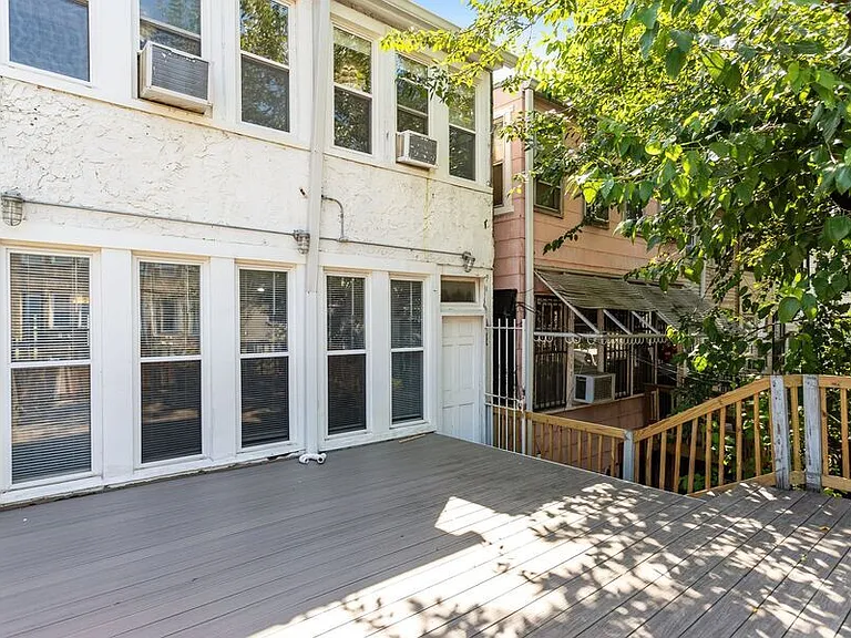 821 Kentucky Ave SE — Photo 54