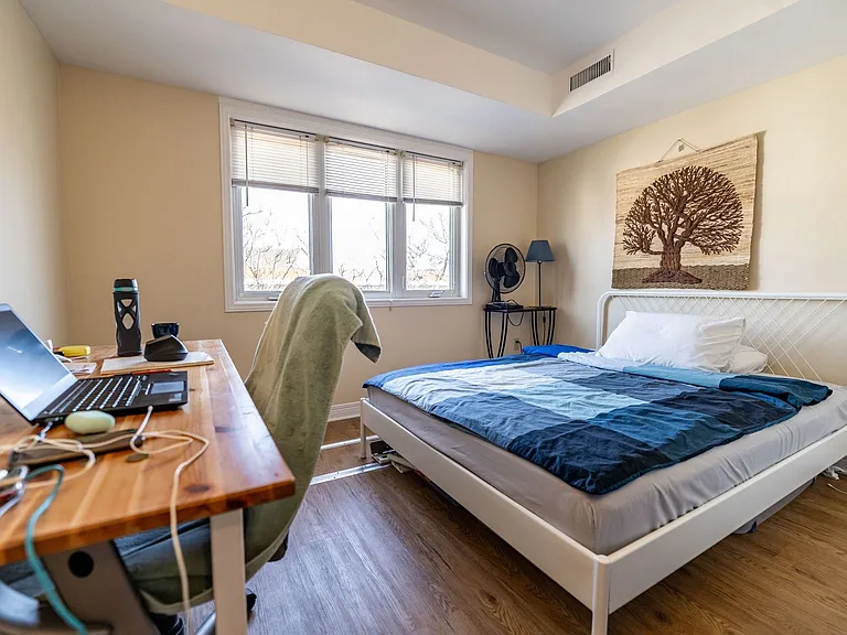110 Stirling Ave #6 — Photo 9