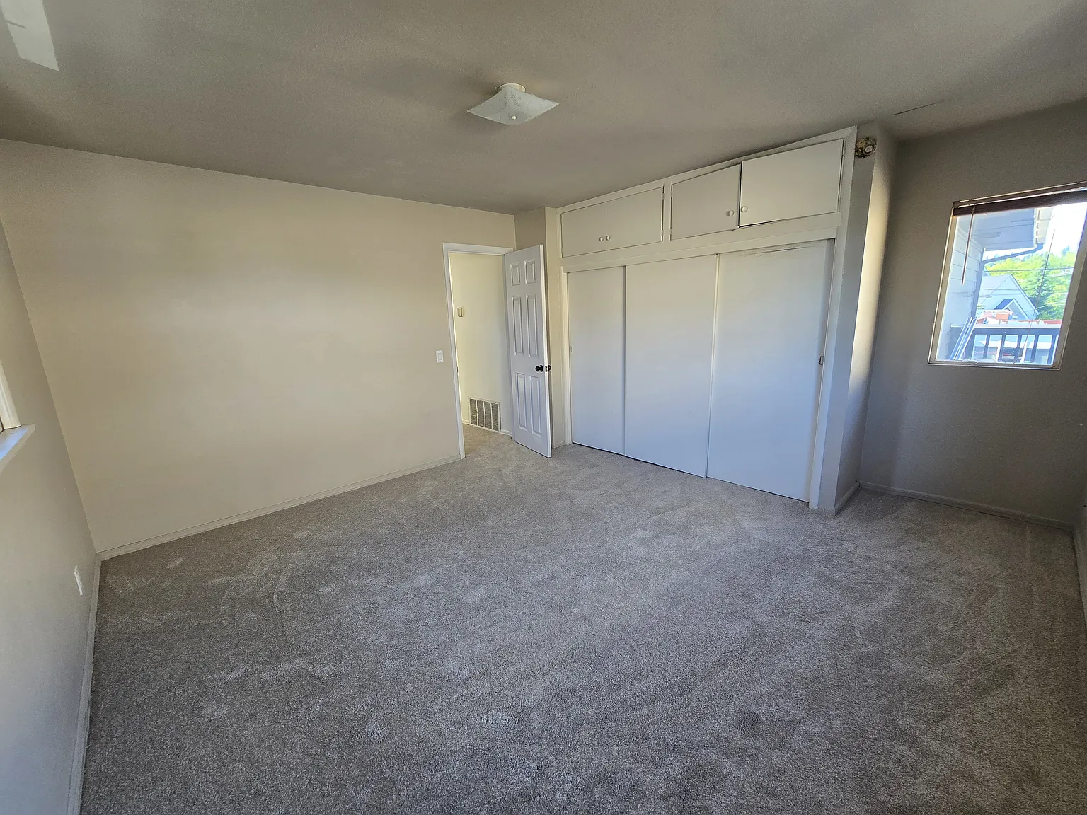 2 bed, 1200 sqft, $2,500 — Photo 3