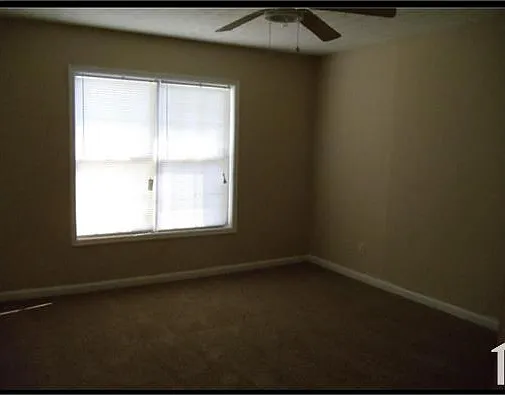 527 Fieldgreen Dr — Photo 8