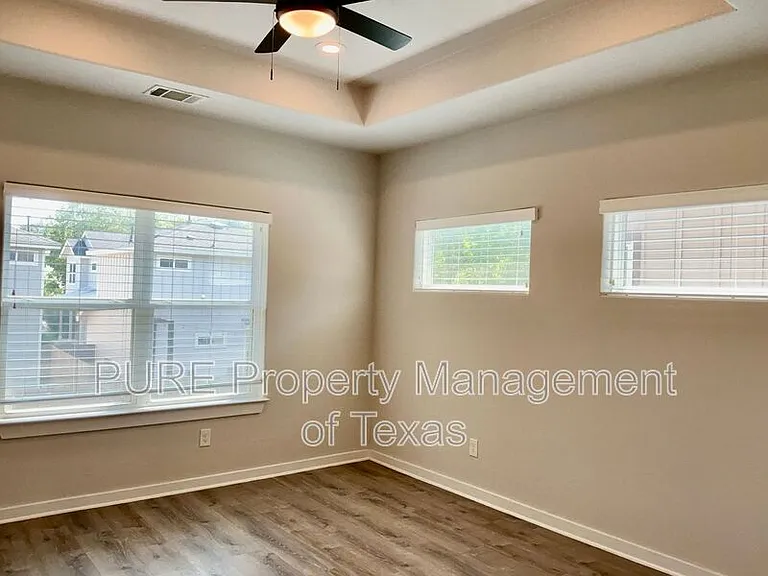 3301 Elija St #B — Photo 10