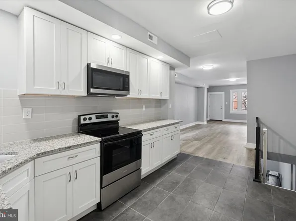 3825 N 8th St, Philadelphia, PA 19140